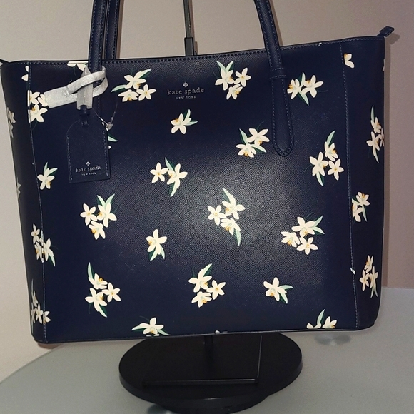kate spade Handbags - Kate Spade Schuyler Orange Blossom Tote